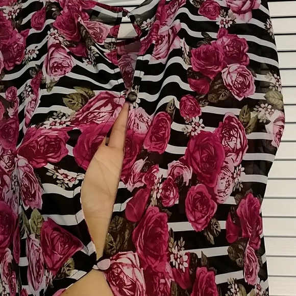 Sheer top - Picture 3 of 5